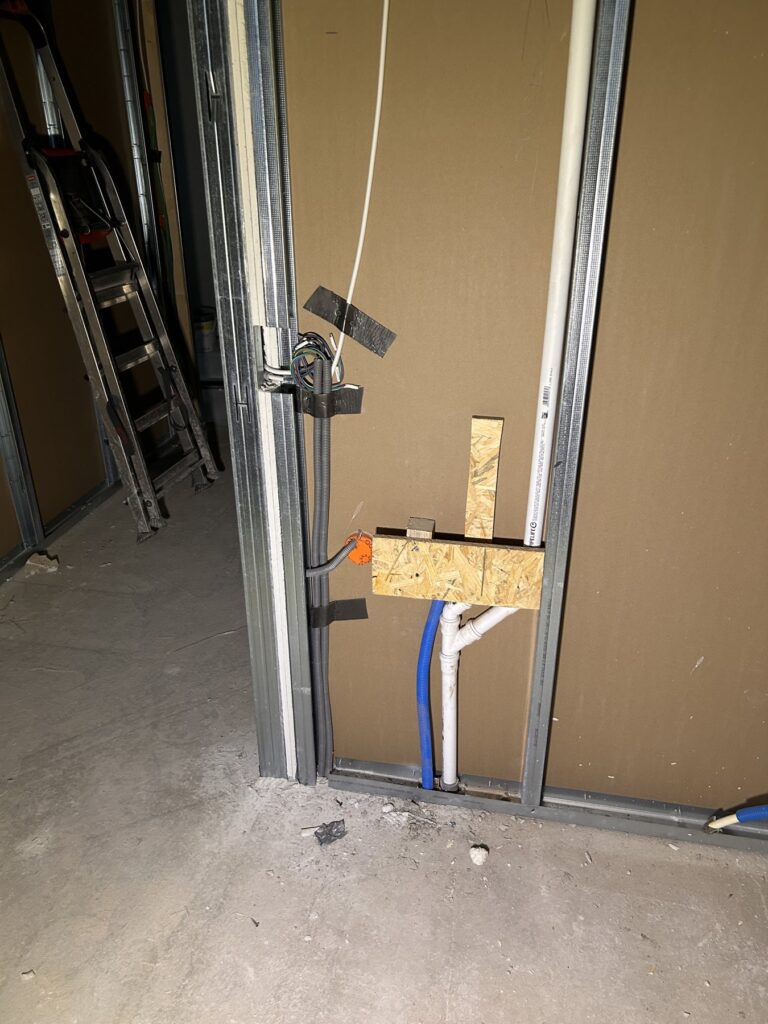 20 korteriga kortermaja elektritööd Aruküla tee 22, Clorom OÜ